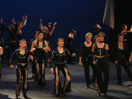2003 T13 Spectacle 157